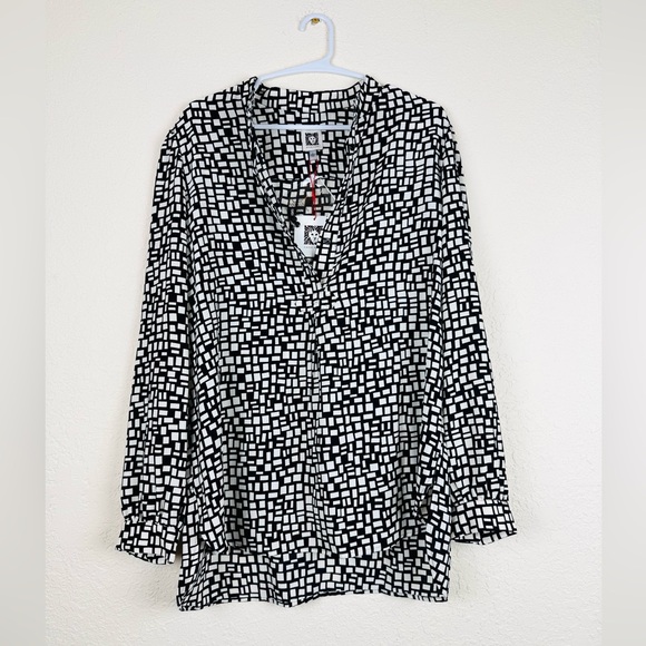 Anne Klein Black and White Geometric Blouse - Picture 1 of 4